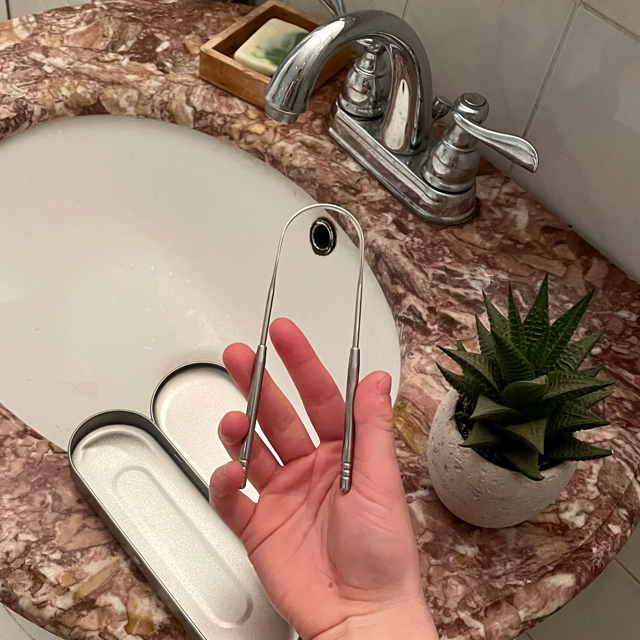 Thumb 4